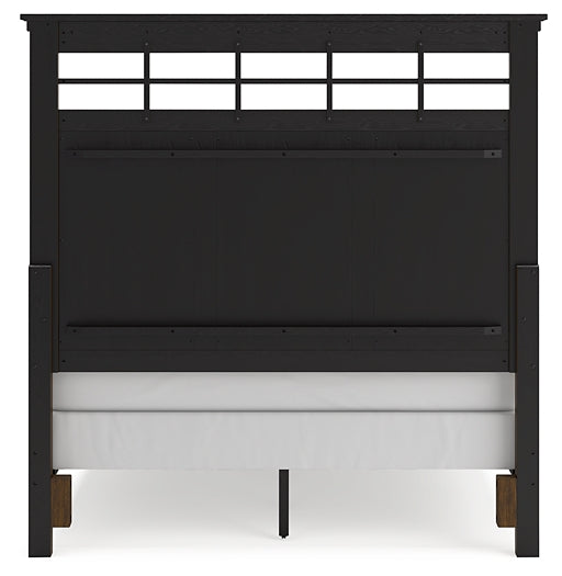 Shawbeck Panel Bed