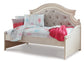 Realyn Twin Day Bed with 1 Large Storage Drawer